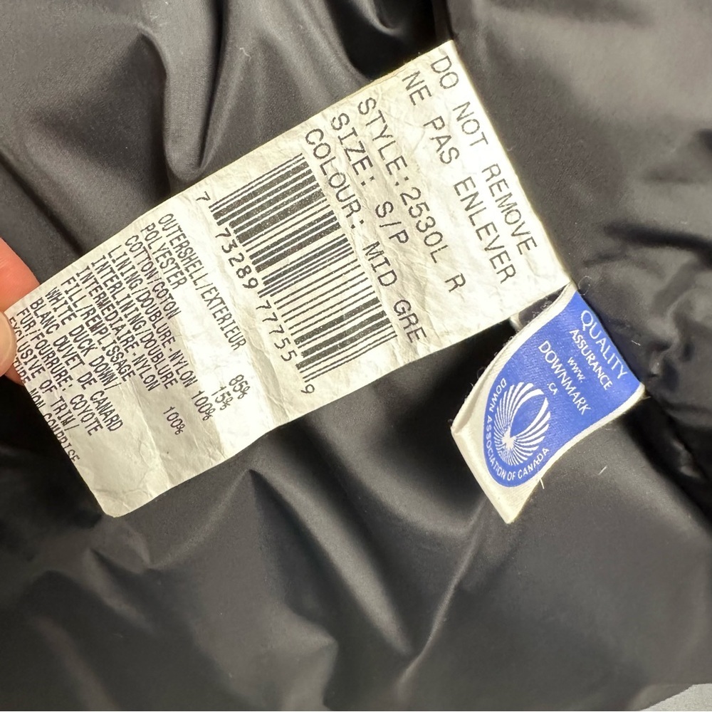 CANADA GOOSE Montello Insulated Down Winter Parka in Mid Grey - Picture 15 of 16